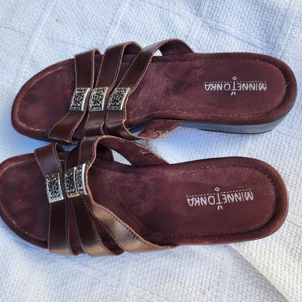 Minnetonka Brown strappy slides‎ 10 - Picture 7 of 10